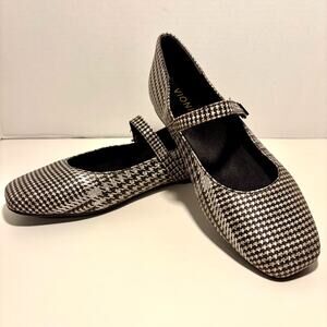 Vionic Women's Alameda Houndstooth Mary Jane Flats, size 6